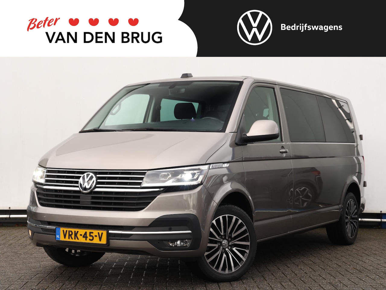 Volkswagen Transporter - 2.0 TDI 150PK DSG L2H1 DC Bulli | ACC | LED | PDC | Stoelverwarming | Alarm | Navigatie | - AutoWereld.nl