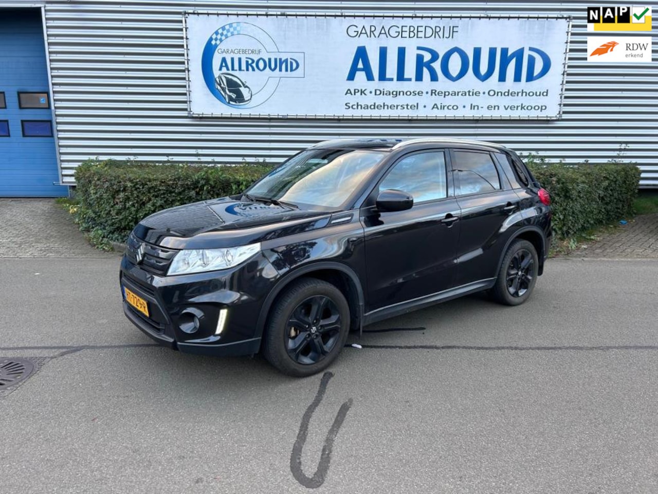 Suzuki Vitara - 1.6 Exclusive met camera, afneembare trekhaak en navigatie - AutoWereld.nl