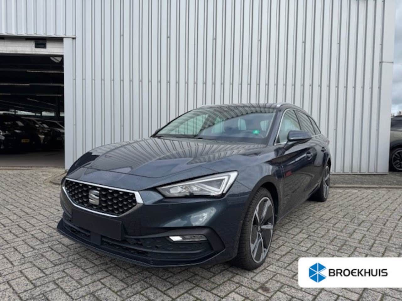 SEAT Leon Sportstourer - 1.4 TSI eHybrid PHEV FR l Stoel en Stuurverwarming l Achteruitrij Camera l Panoramadak l F - AutoWereld.nl