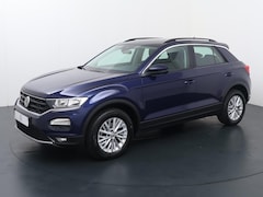 Volkswagen T-Roc - 1.5 TSI Style | 150 PK | Trekhaak | Achteruitrijcamera | Adaptive cruise control |