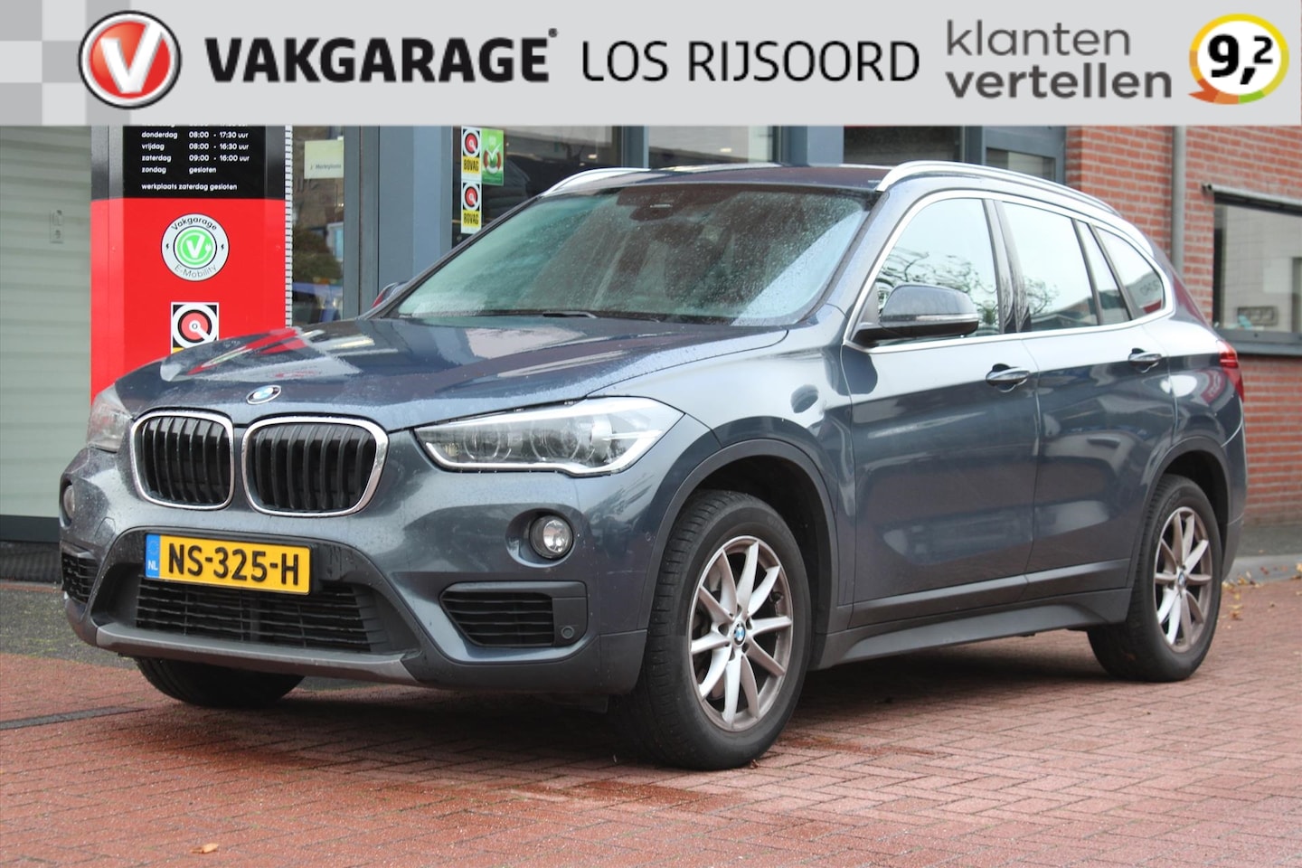 BMW X1 - sDrive18d *Executive* | Trekhaak | Camera | Cruise & Climate Control | Stoelverwarming | L - AutoWereld.nl