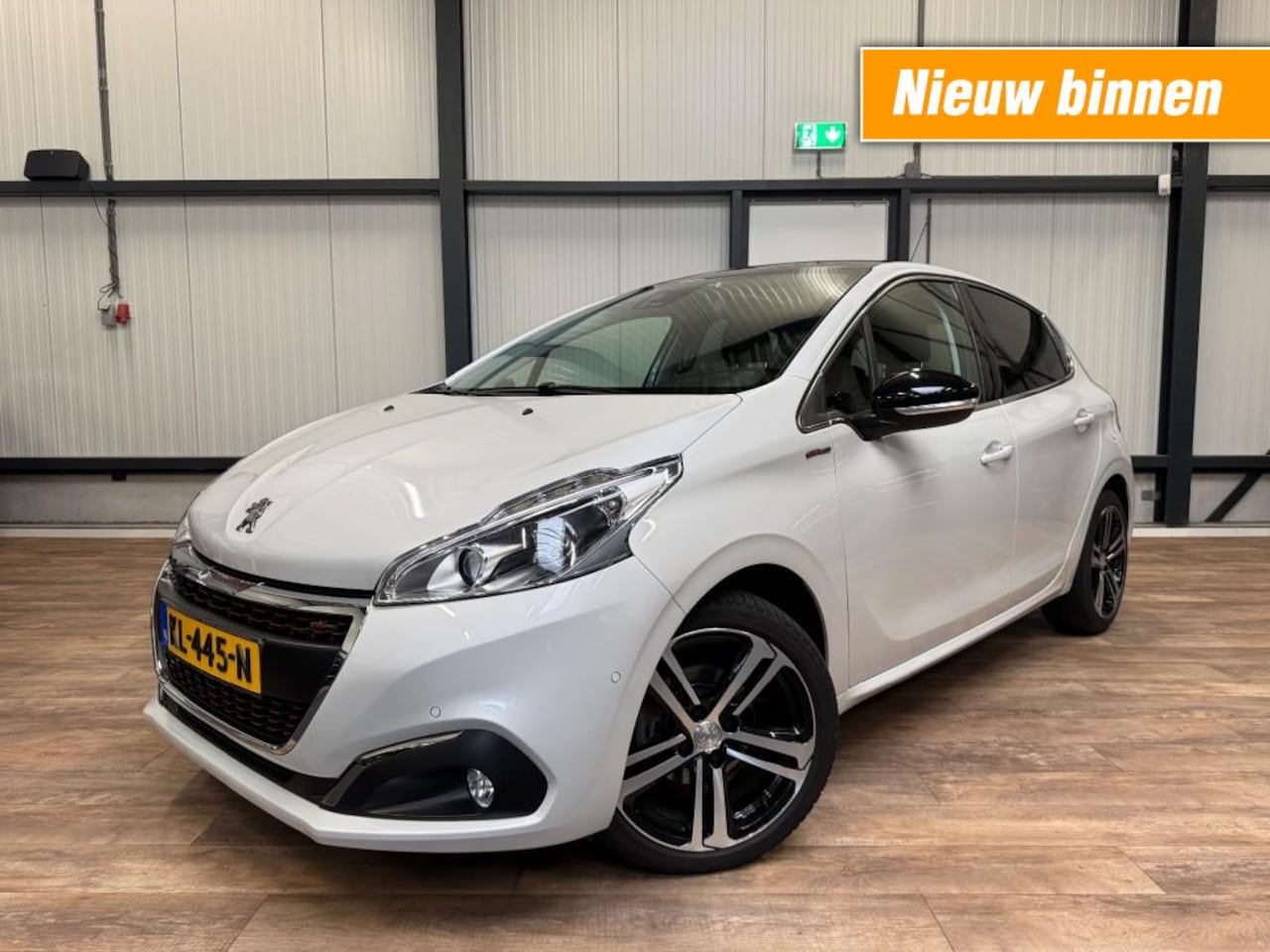 Peugeot 208 - 1.2 Pure Tech GT-Line / NAVI / PANORAMADAK / CLIMA / CAMERA / - AutoWereld.nl