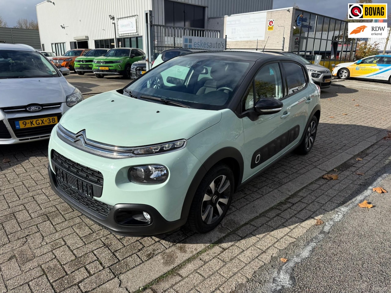 Citroën C3 - 1.2 PureTech Feel Panodak, Trekhaak,Navi, 12 mnd Garantie - AutoWereld.nl