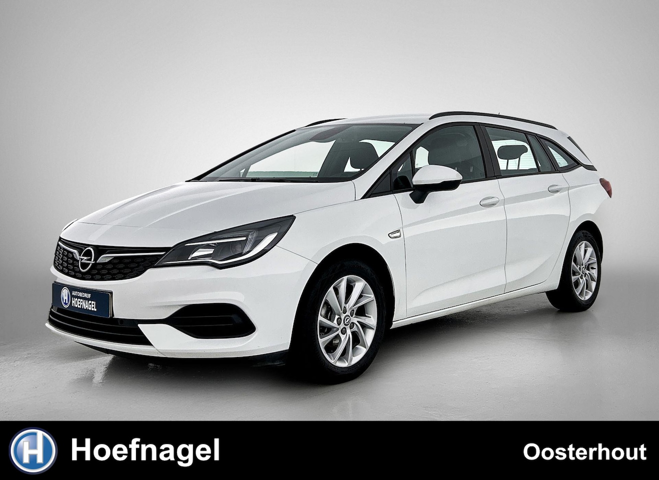 Opel Astra Sports Tourer - 1.2 Edition | Navigatie | Trekhaak | Cruise Control | Parkeersensoren - AutoWereld.nl