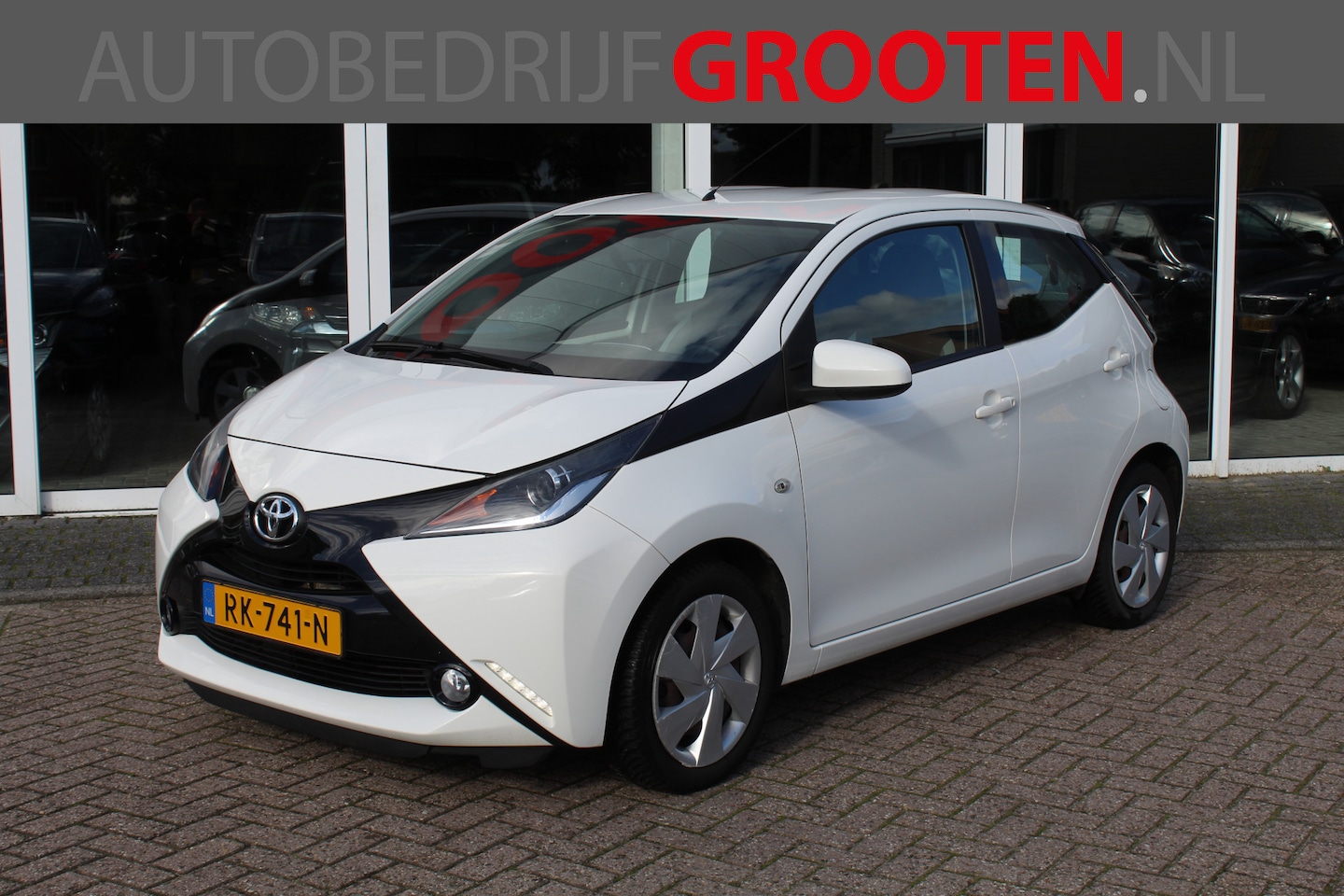 Toyota Aygo - 1.0 VVT-i x-play//Camera//Navi! - AutoWereld.nl
