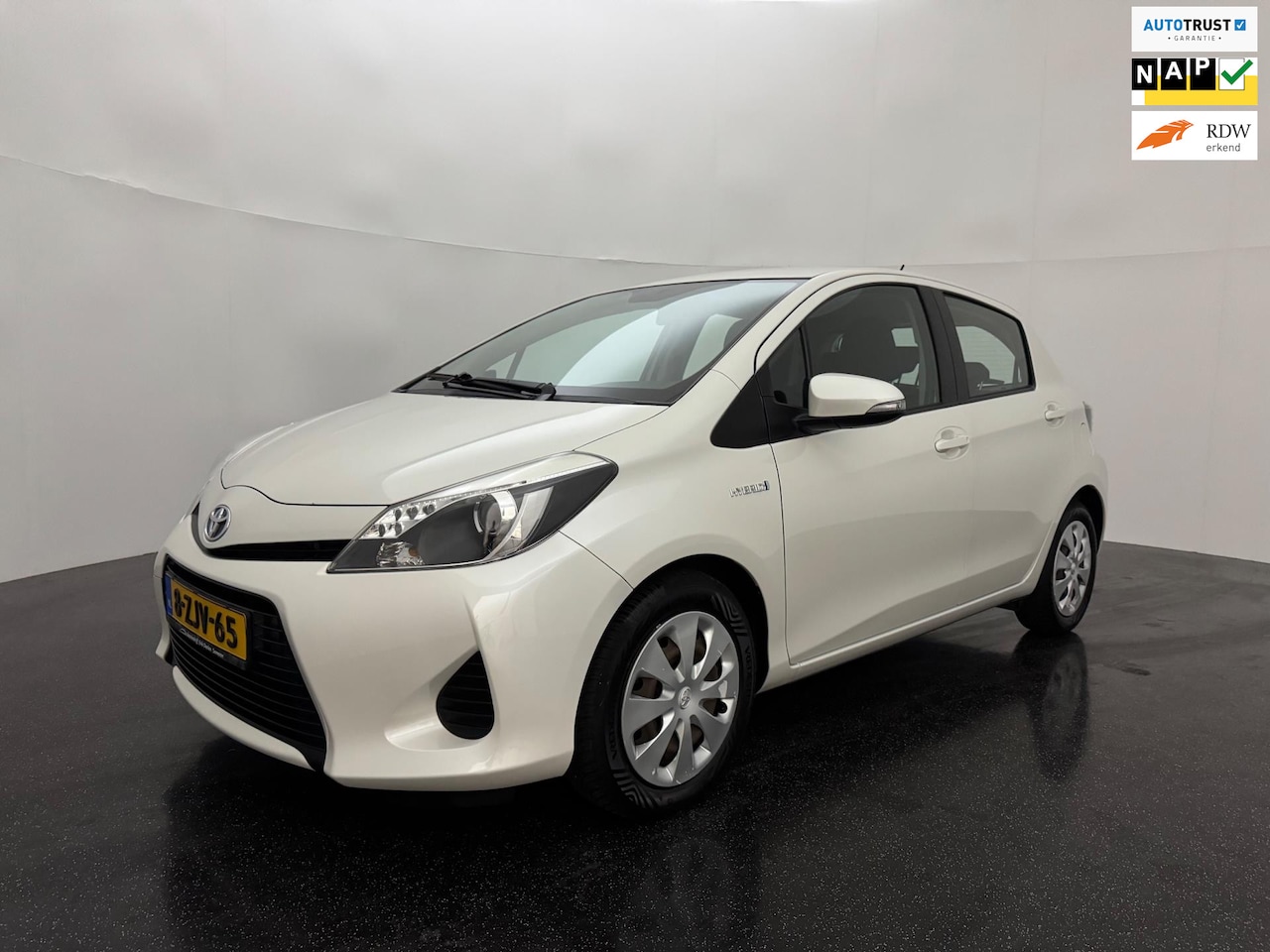 Toyota Yaris - 1.5 AUT Full Hybrid Aspiration - AutoWereld.nl