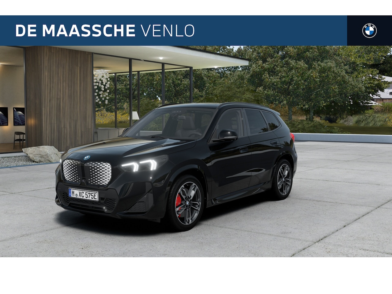BMW iX1 - eDrive20 M Sport / Panoramadak / Trekhaak / Sportstoelen / M Adaptief onderstel / Achterui - AutoWereld.nl