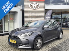 Toyota Yaris - ACTIVE 5-DEURS AIRCO CAMERA AD-CRUISE LM-VELGEN DAB-RADIO NL-AUTO