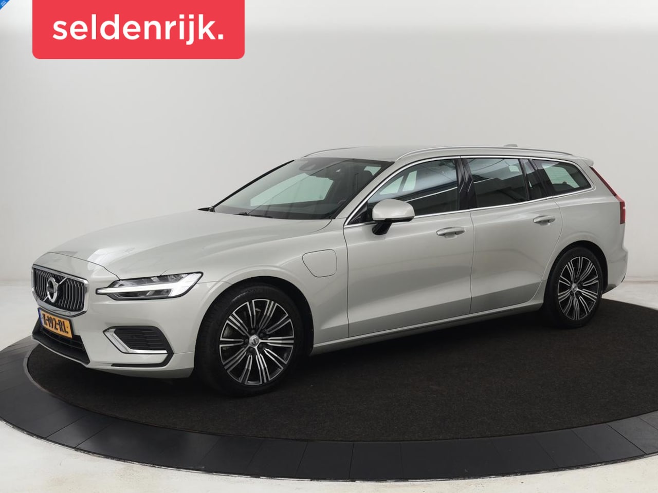 Volvo V60 - 2.0 T6 AWD Recharge Inscription | Trekhaak | Stoel & stuurverwarming | Leder | Adaptive cr - AutoWereld.nl