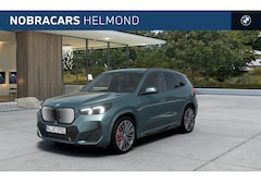 BMW iX1 - eDrive20 M Sport / Panoramadak / Trekhaak / Sportstoelen / M Adaptief onderstel / Comfort