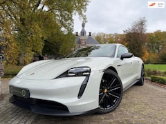 Porsche Taycan - Performance | Sport Chrono | PDLS | Pano | Bose | NWE Service & APK |
