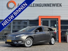 Ford Focus Wagon - 1.0 Titanium / Allseason Banden / Trekhaak / Airco / Parkeersensoren Voor + Achter /
