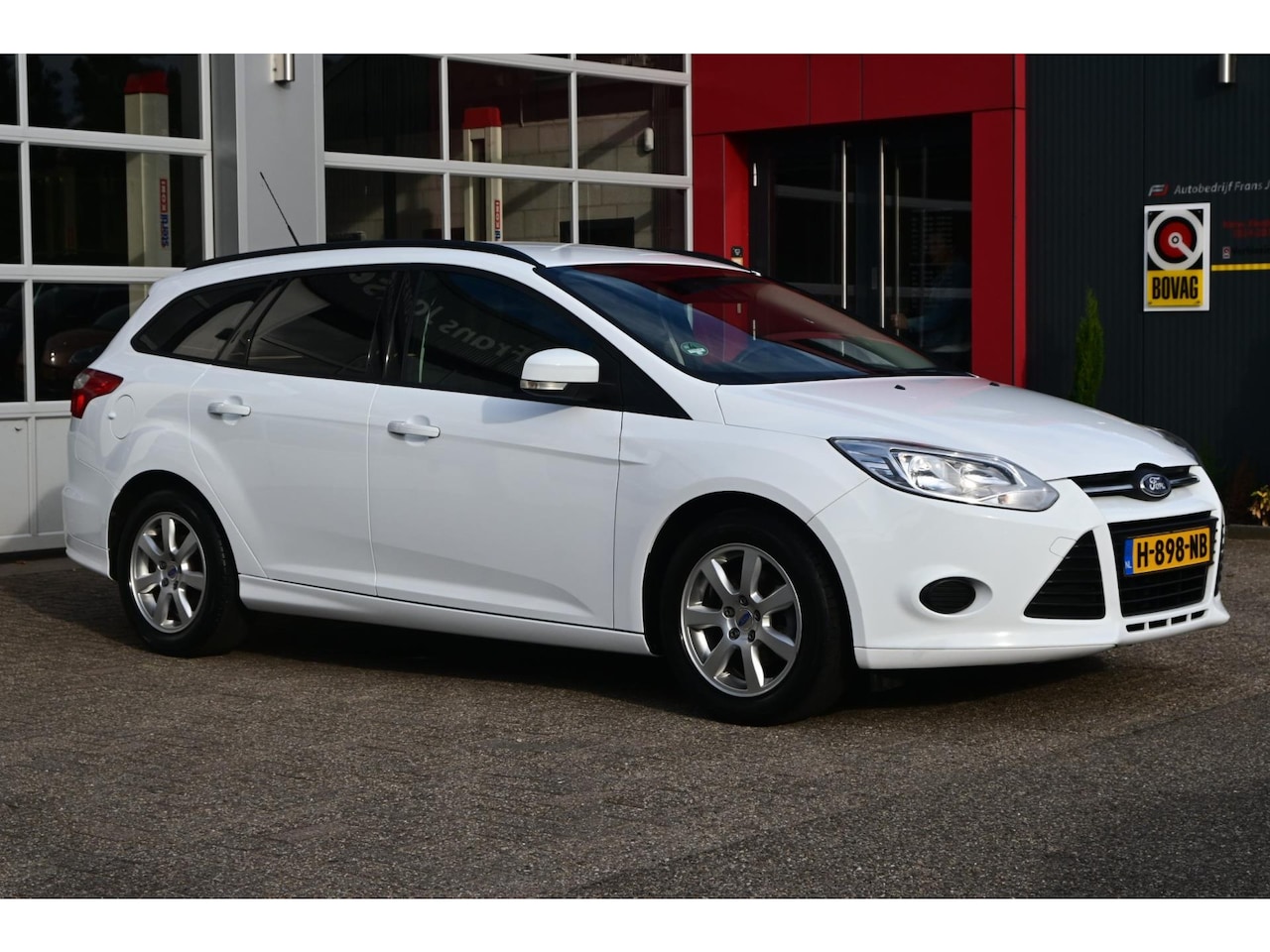 Ford Focus Wagon - 1.0 EcoBoost 101pk | Airco | LM-Velgen | Parkeersensoren - AutoWereld.nl