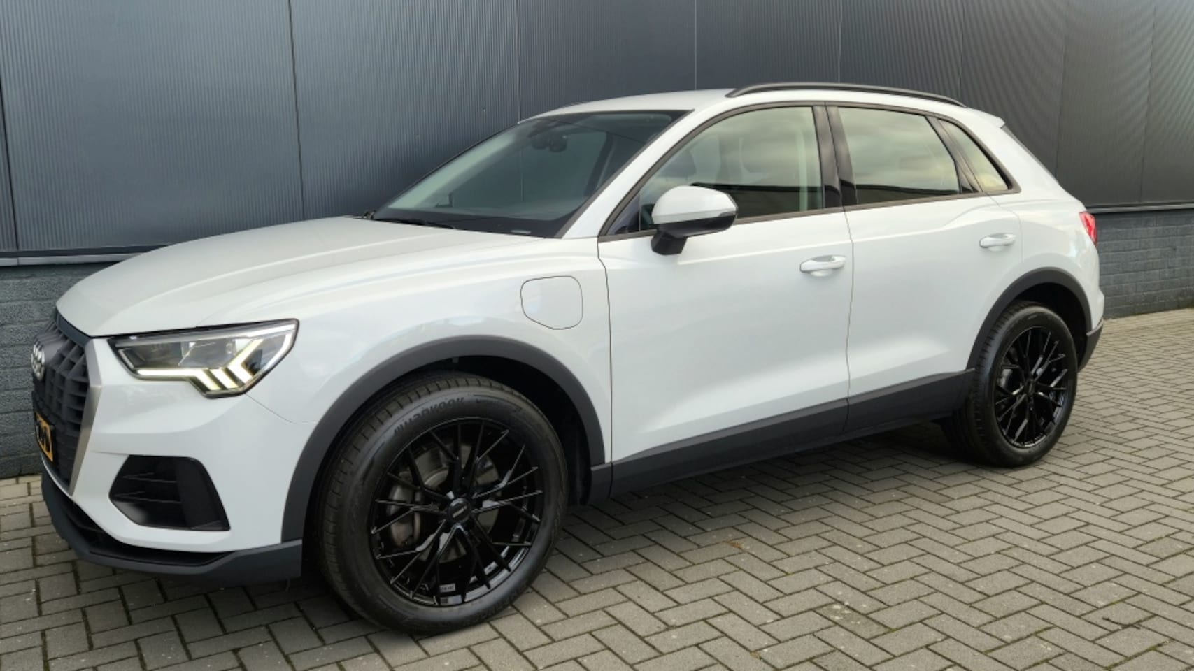 Audi Q3 - 45 TFSI e edition | Hybride | Led | Clima | Navi | ACC | 19 inch - AutoWereld.nl