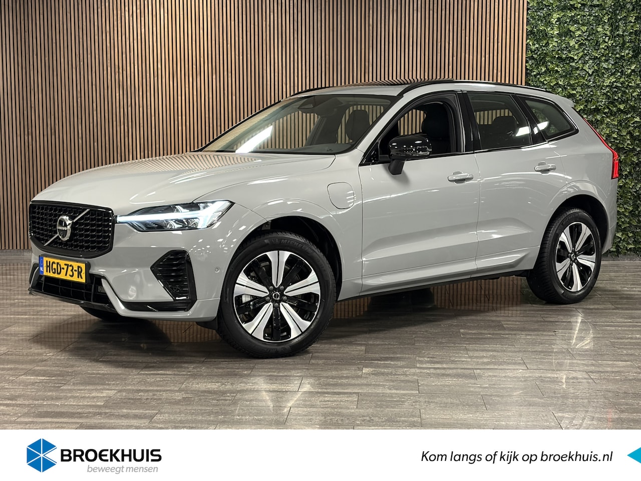 Volvo XC60 - T6 AWD Recharge Plus Dark | Trekhaak | 360° Camera | All Season banden | Adaptieve Cruise - AutoWereld.nl