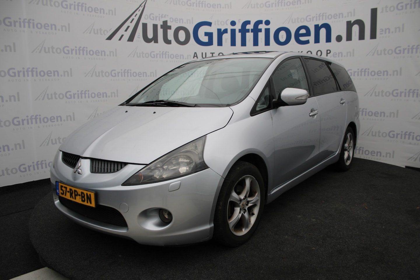 Mitsubishi Grandis - 2.4-16V Intense Paris Pack 6p. 6-zitter automaat met trekhaak - AutoWereld.nl