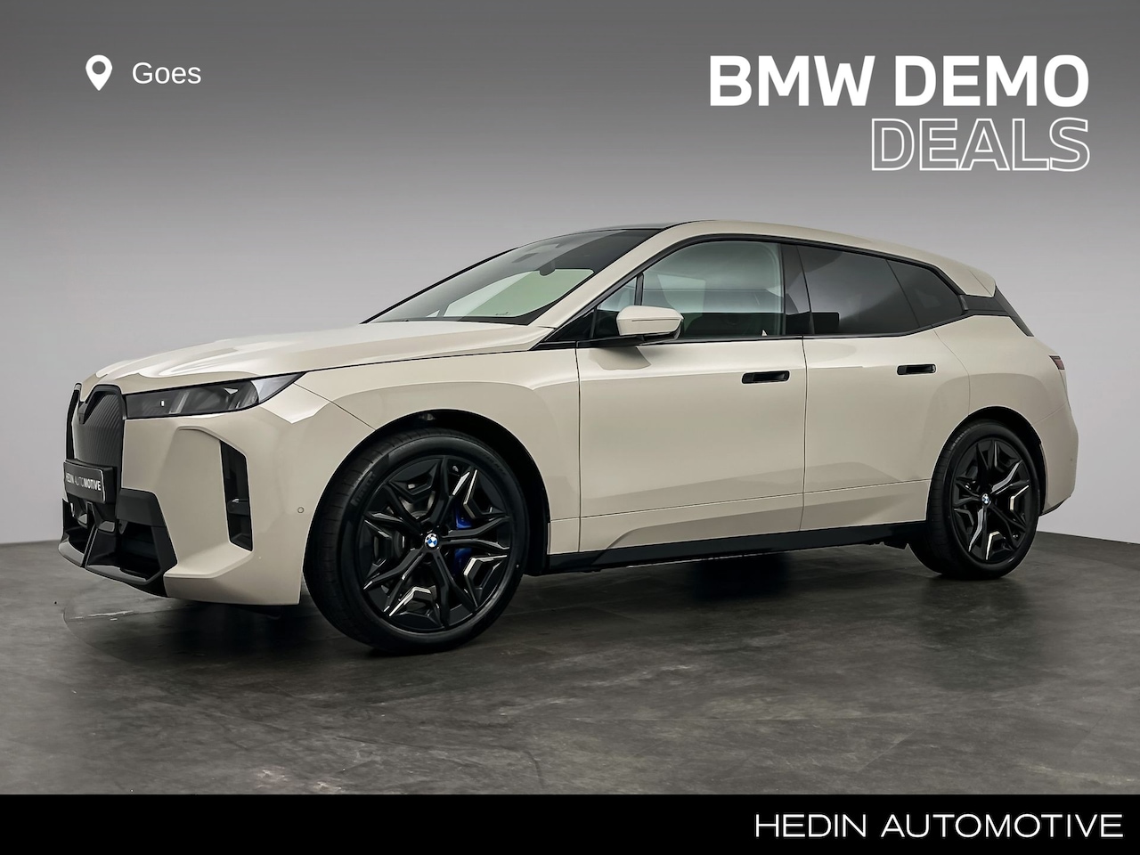 BMW iX - xDrive45 101 kWh | Comfort Access | Trekhaak met elektrisch wegklapbare kogel | Glazen pa - AutoWereld.nl