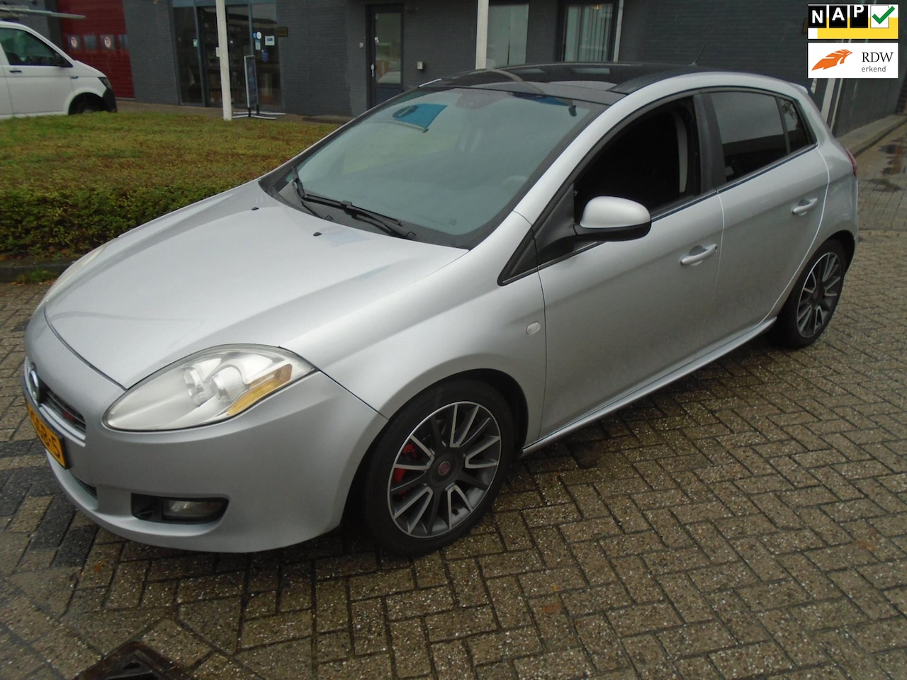 Fiat Bravo - 1.4 T-Jet Sport 1.4 T-Jet Sport Nieuwe Apk - AutoWereld.nl