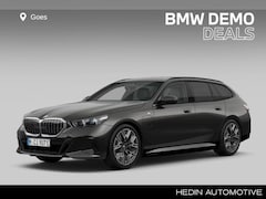 BMW 5-serie Touring - 530e M Sport Edition | Comfort Access | Trekhaak met elektrisch wegklapbare kogel | Achter