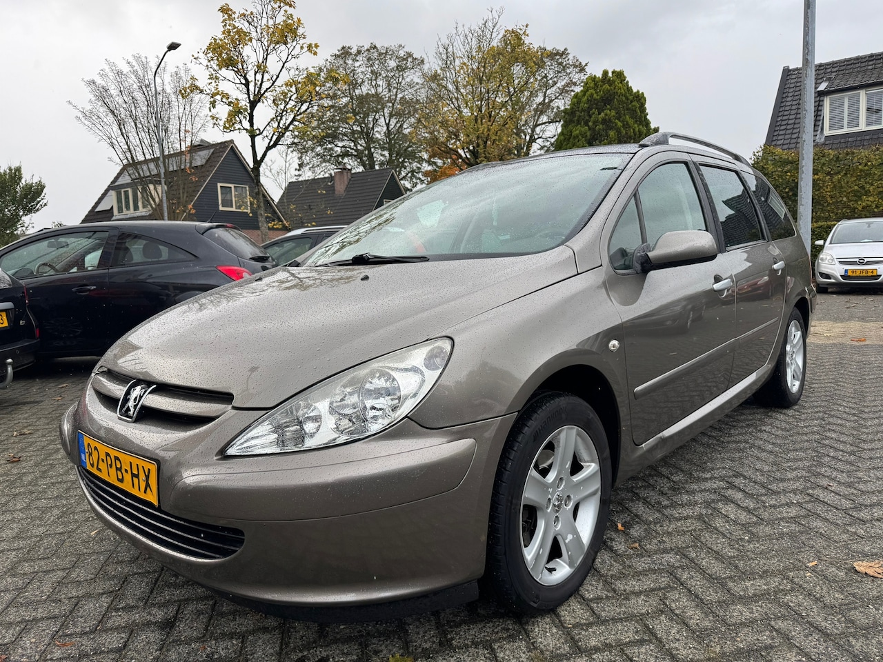 Peugeot 307 SW - 1.6 16V Pack 7Prsn,Apk 29/1/26,Airco,Cruise,Pano,Trekhaak - AutoWereld.nl