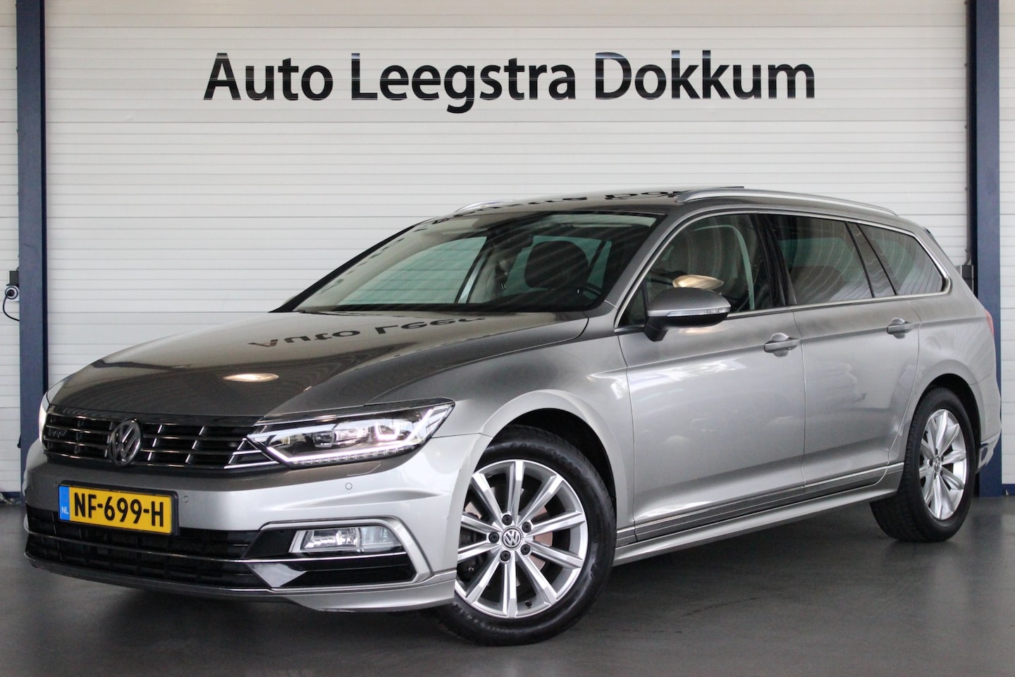 Volkswagen Passat Variant - 1.6 TDI R-Line Pano | Virtual Cockpit | Alcantara | LED Matrix | Keyless | Adapt. Cruise | - AutoWereld.nl