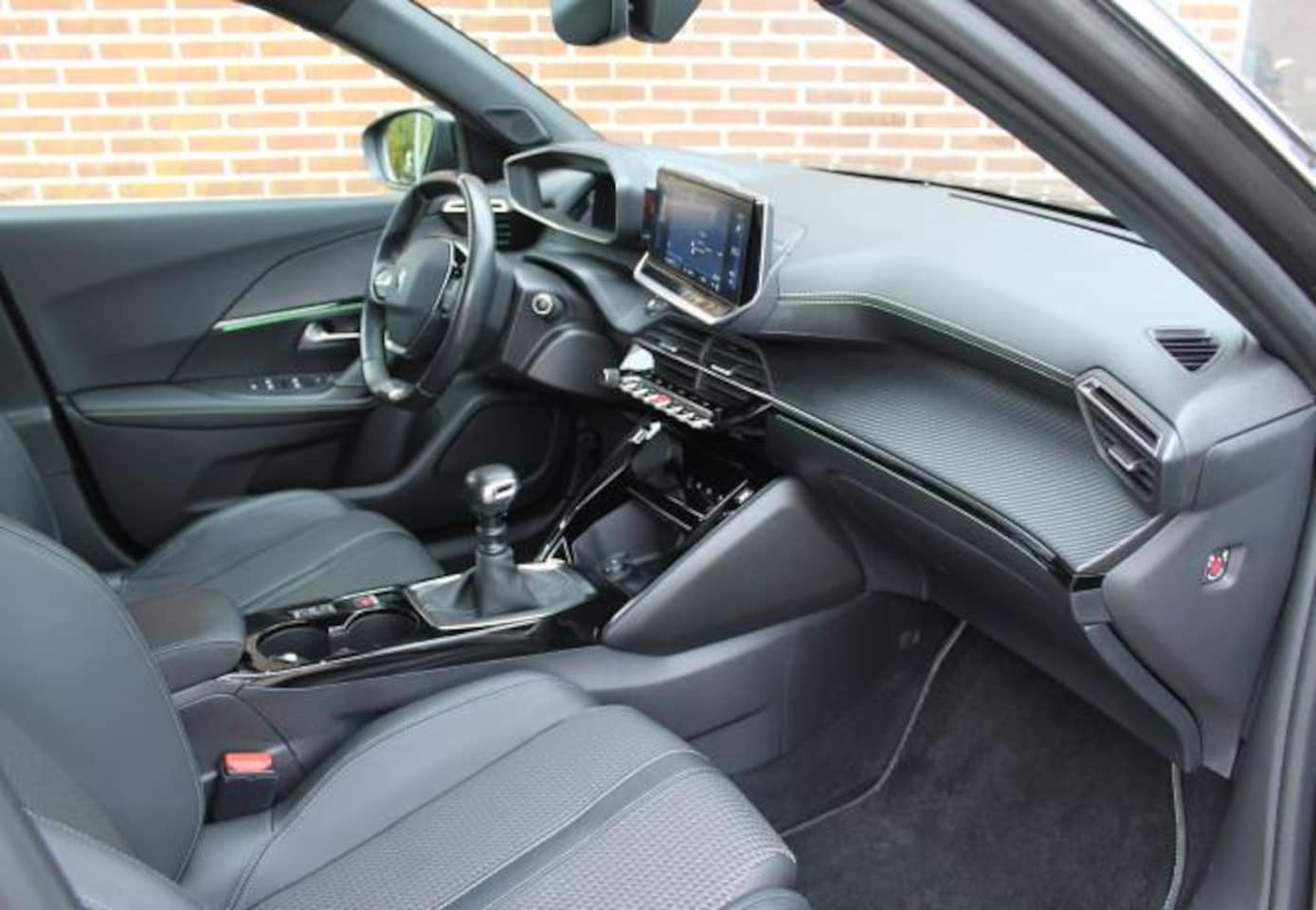 Peugeot 2008 - 1.2 PureTech GT-Line 1.2 Puretech 130pk GT-Line