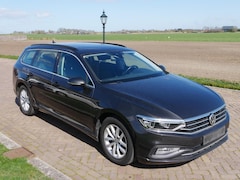 Volkswagen Passat Variant - 1.6 TDI Comfort Business DSG CLIMA NAVI * 10999 NETTO