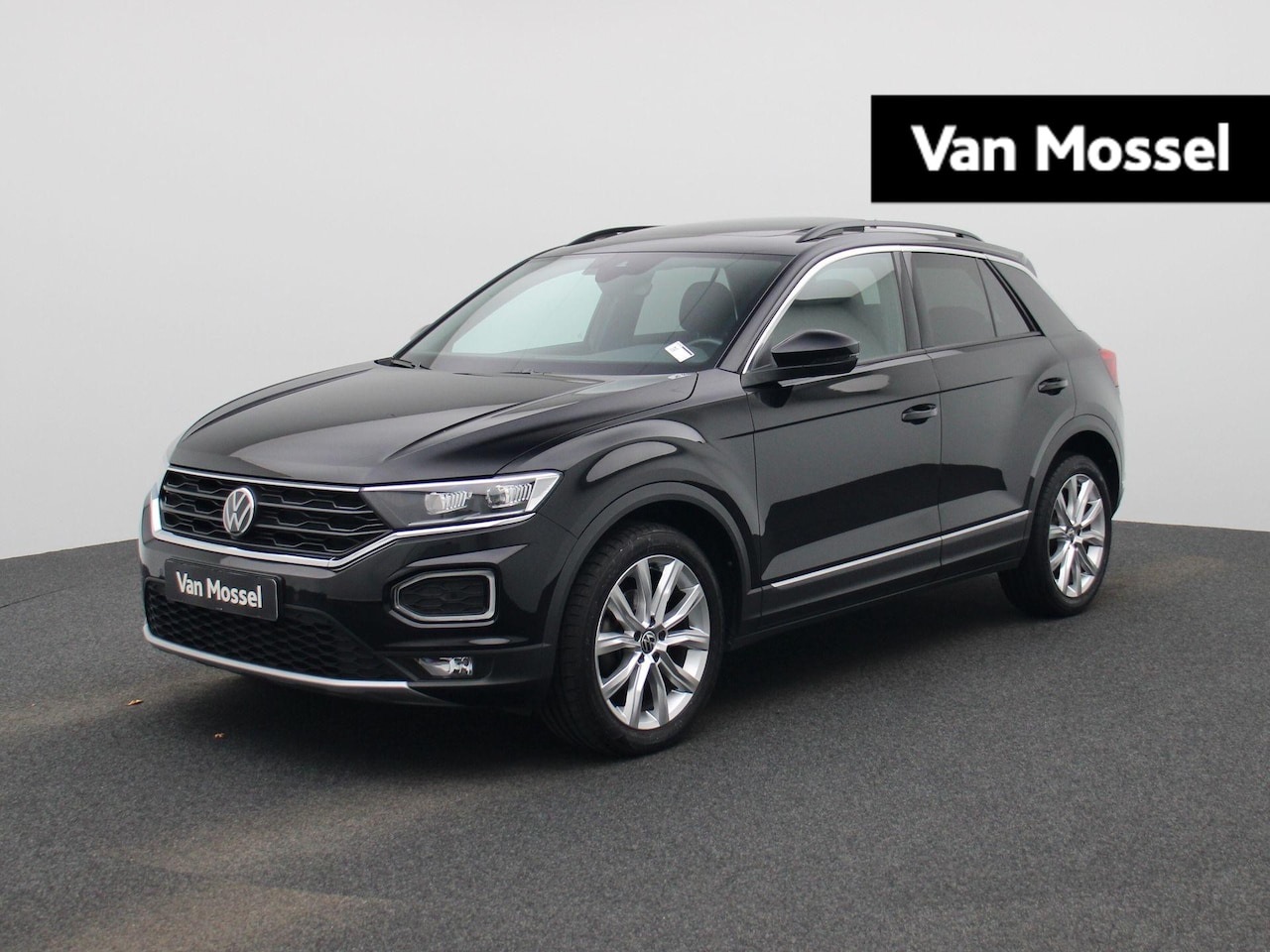 Volkswagen T-Roc - 1.5 TSI Sport 150 PK | Automaat | Panoramdak | Navigatie | Trekhaak | Stoelverwarming | Sf - AutoWereld.nl