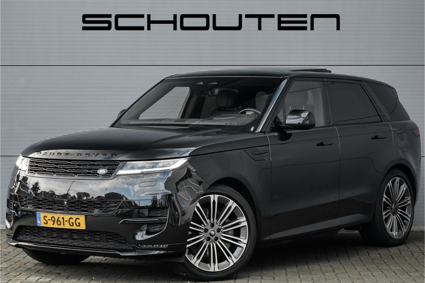 Land Rover Range Rover Sport - 3.0 P510e First Edition 4WS Ventilatie HUD 360° ACC Meridian - AutoWereld.nl
