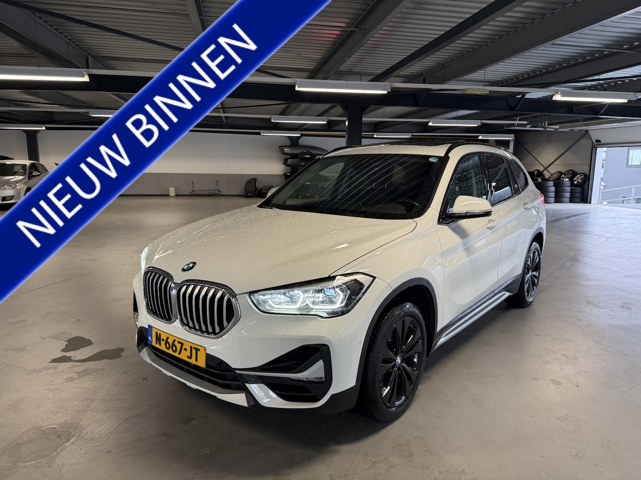 BMW X1 - sDrive20i Business Edition Plus Head-up Leder Panodak - AutoWereld.nl