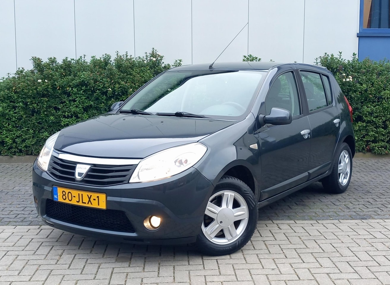 Dacia Sandero - 1.2 16V 75pk Laureate Airco - AutoWereld.nl