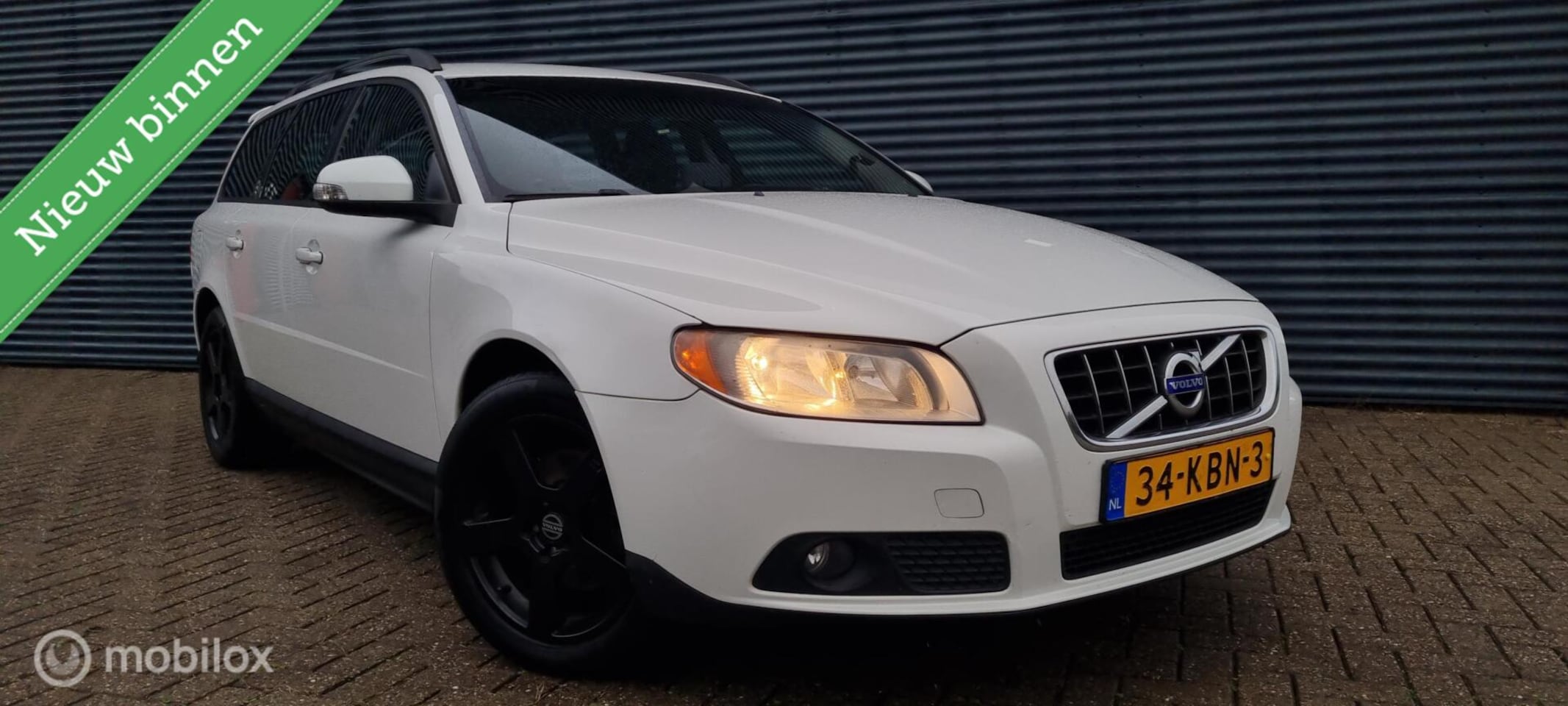 Volvo V70 - 2.0D Kinetic Trekhaak/PDC/VERWARMDE STOELEN - AutoWereld.nl