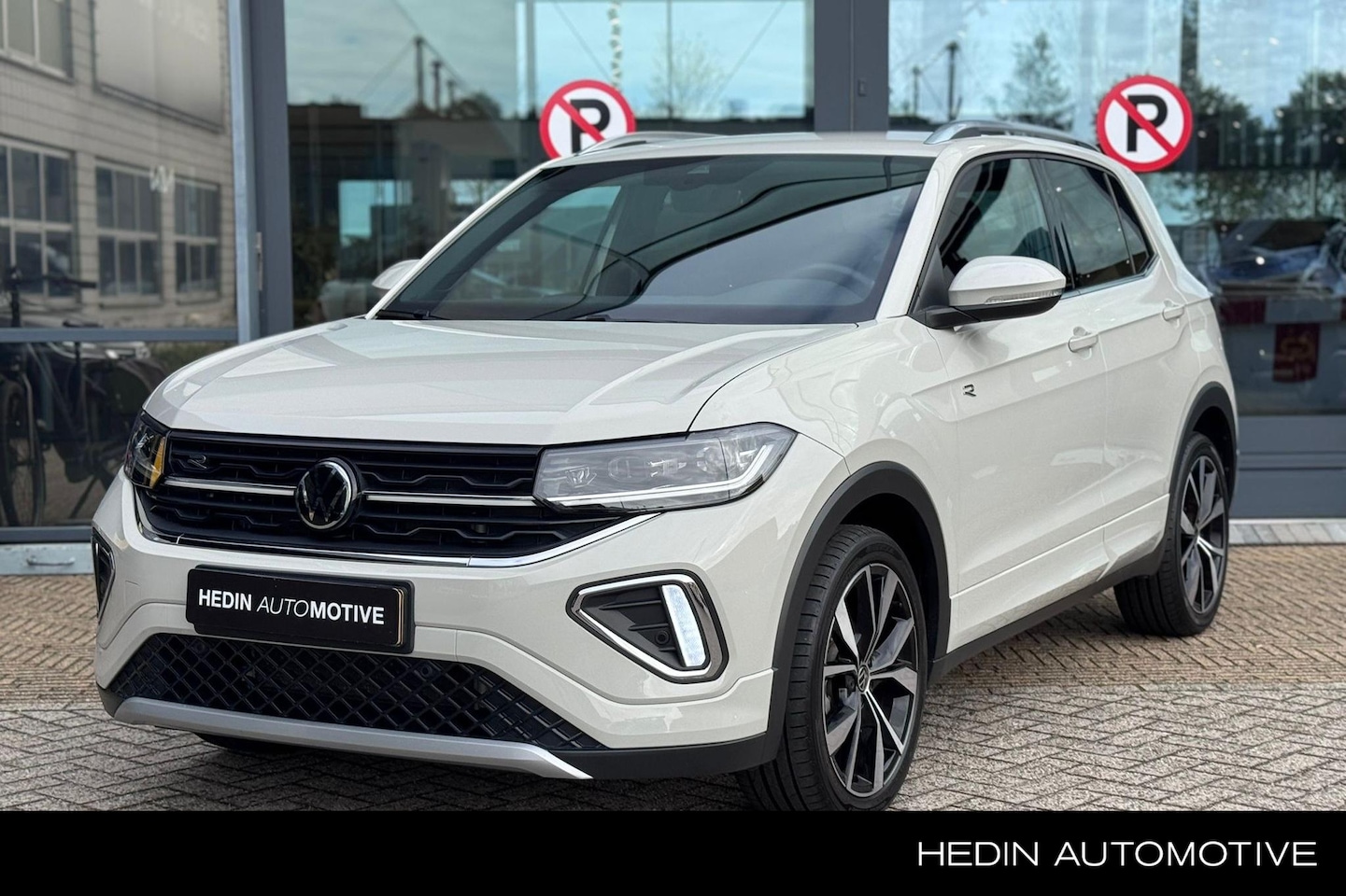 Volkswagen T-Cross - 1.0 TSI R-Line Business | Stoelverwarming | Navigatie | Ad. cruise control | - AutoWereld.nl