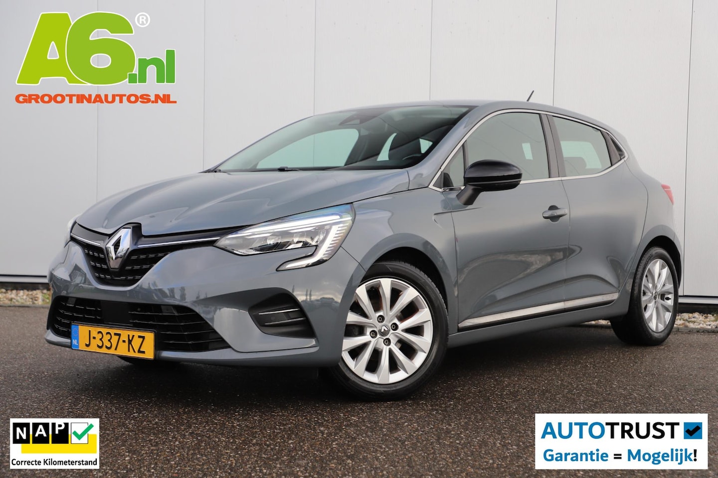 Renault Clio - 1.0 TCe Intens Trekhaak Half Leder Keyless 16 inch LMV LED Navigatie Achteruitrijcamera Ca - AutoWereld.nl