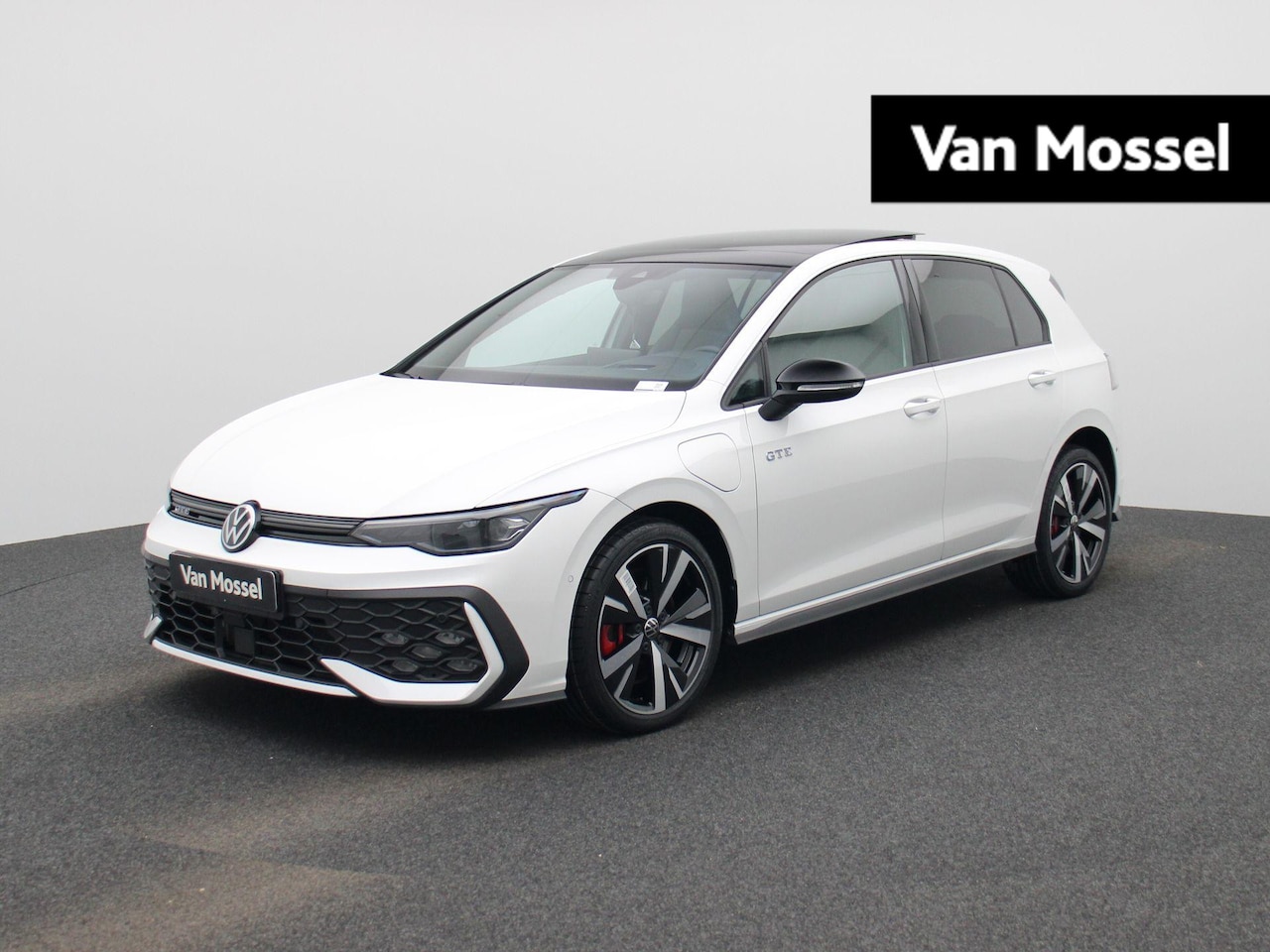 Volkswagen Golf - 1.5 eHybrid GTE 272 Pk | Automaat | Plug-In | Volledig Lederen Bekleding | Panorama Dak | - AutoWereld.nl