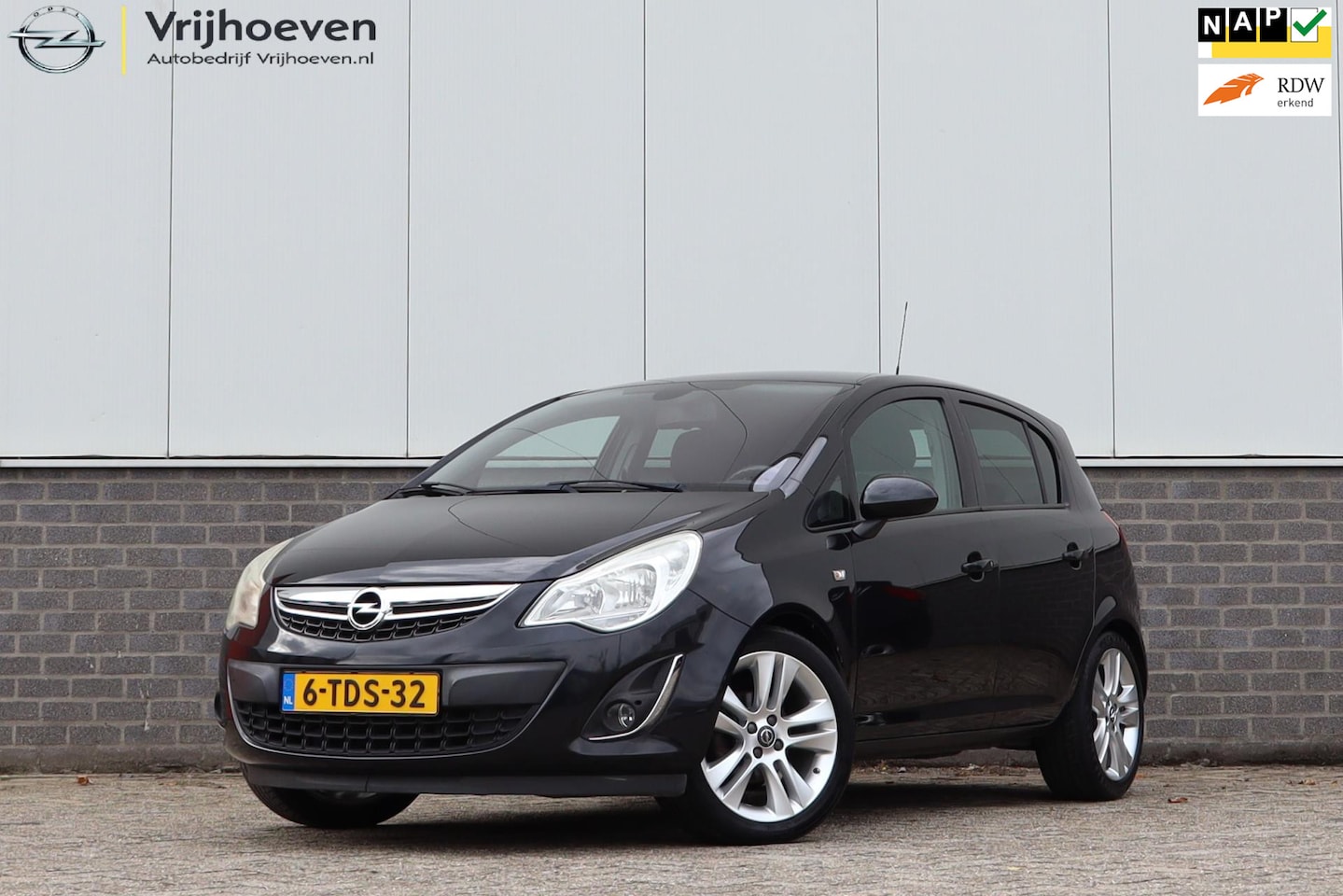 Opel Corsa - 1.4-16V Cosmo Navi - AutoWereld.nl