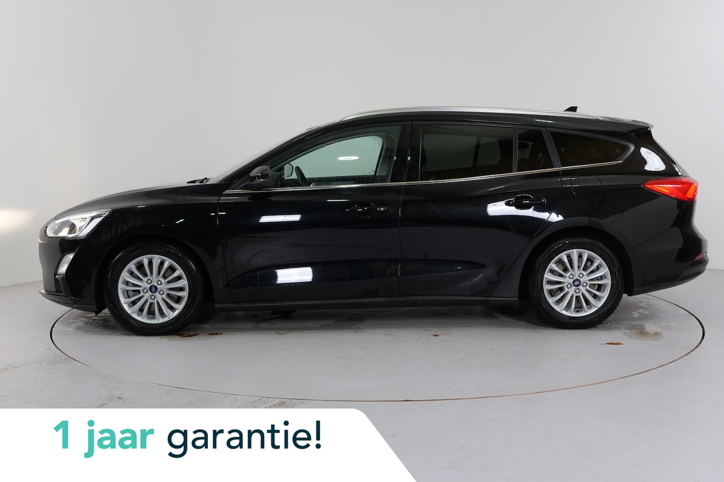 Ford Focus Wagon - 1.5 EcoBoost Vignale | Trekhaak | Pdc v/a | Cruise | Navi | - AutoWereld.nl