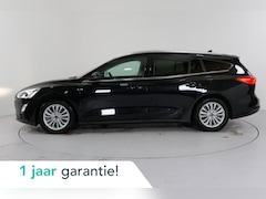 Ford Focus Wagon - 1.5 EcoBoost Vignale | Trekhaak | Pdc v/a | Cruise | Navi |