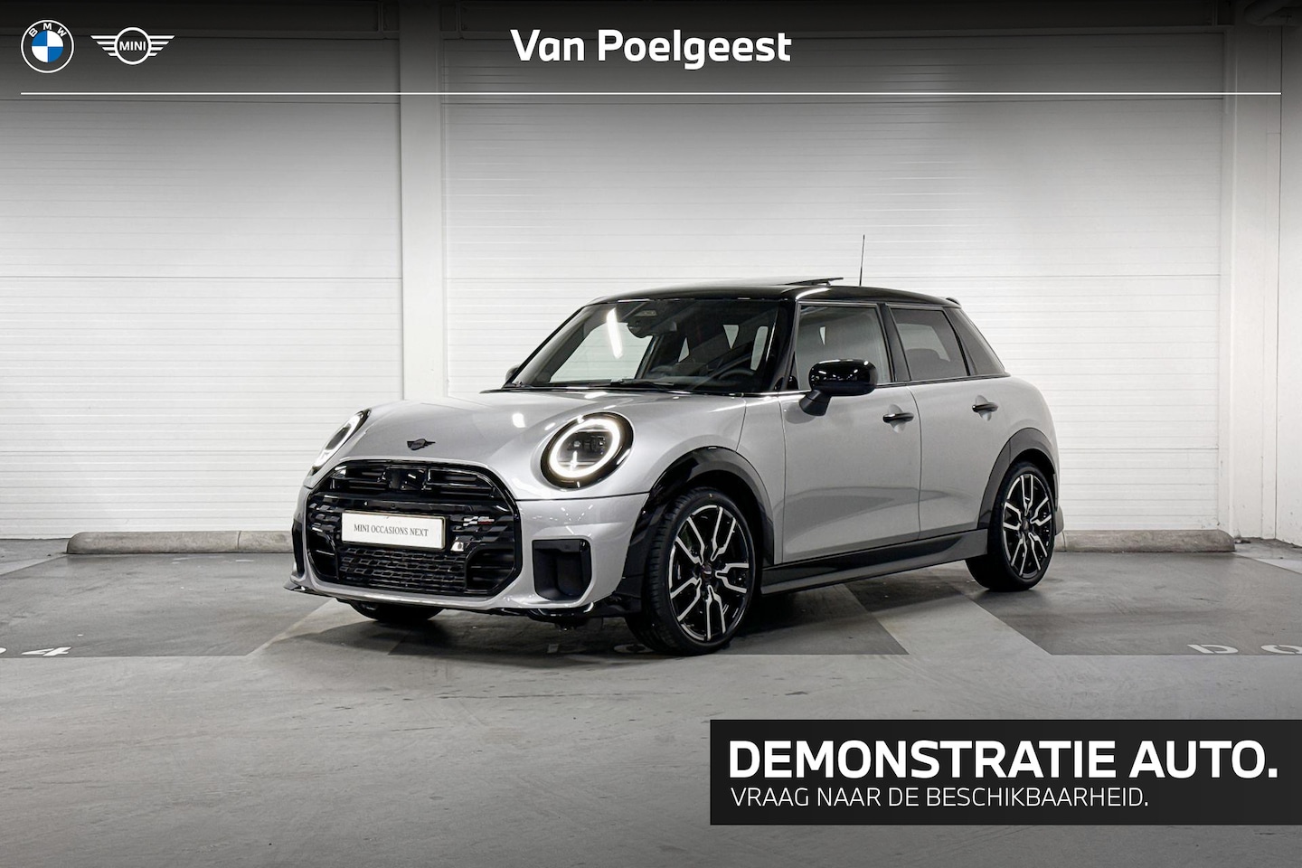MINI Cooper S - 5-deurs | John Cooper Works Uitvoering | Pakket XL | 18" John Cooper Works Lap Spoke two-t - AutoWereld.nl