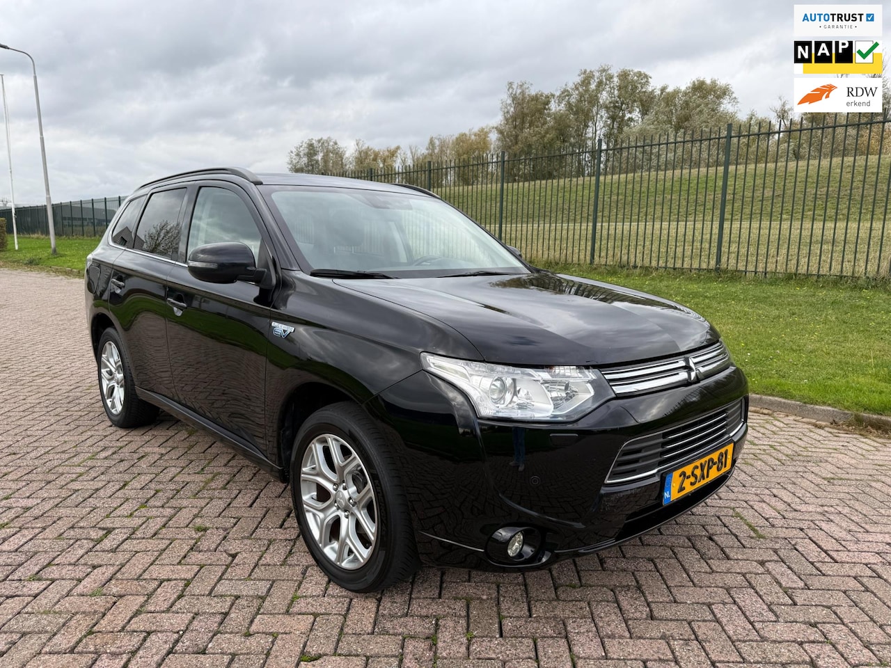 Mitsubishi Outlander - 2.0 PHEV instyle 2.0 PHEV Instyle+ - AutoWereld.nl