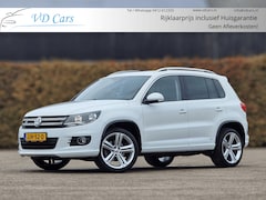 Volkswagen Tiguan - 1.4 TSI R-Line AUTOMAAT*Trekhaak*Navigatie*Stoelverwarming*PDC*Climate control