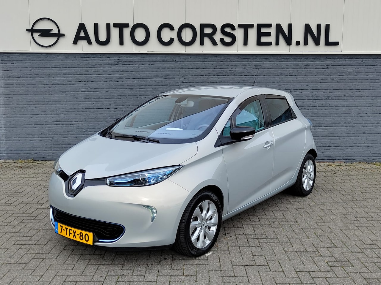 Renault Zoe - Q210 Zen Quickcharge 22 kWh Huur Accu Ecc Navi Camera Cruise Control Pdc Lmv Bluetooth Key - AutoWereld.nl