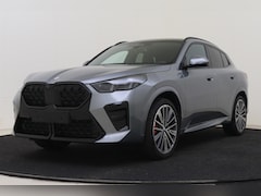 BMW X2 - sDrive20i M Sport Pro / Panoramadak / 20 inch / Trekhaak / Innovation Pack / Stoel Verwarm