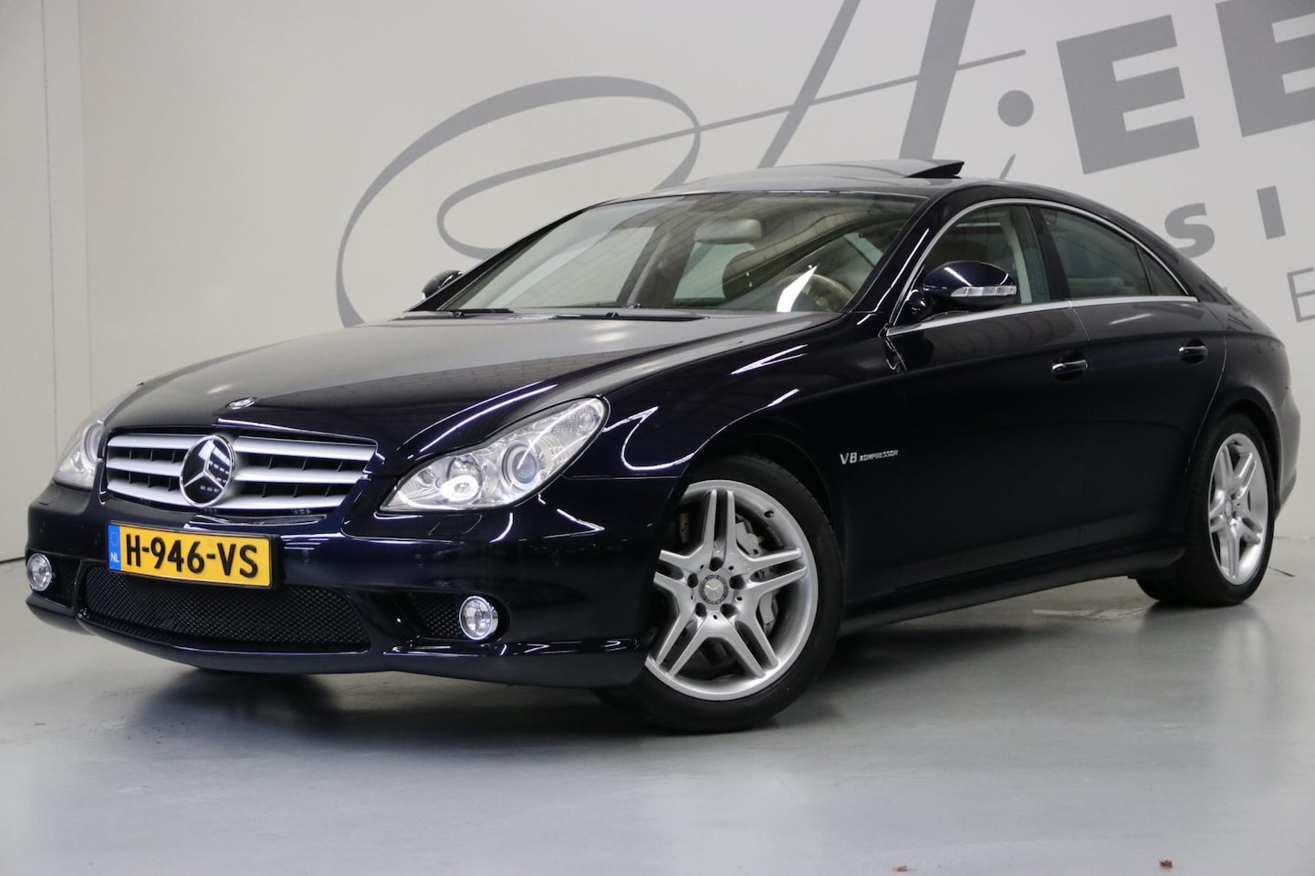 Mercedes-Benz CLS-klasse - AMG 55/ Schuifdak/ Memory/ Harman Kardon - AutoWereld.nl