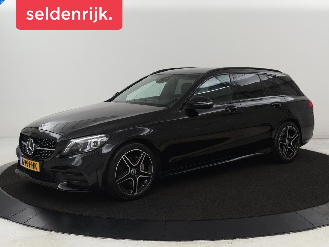 Mercedes-Benz C-klasse - 160 AMG Upgrade Edition | Trekhaak | Stoelverwarming | Night Pack | Carplay | Sfeerverlich - AutoWereld.nl