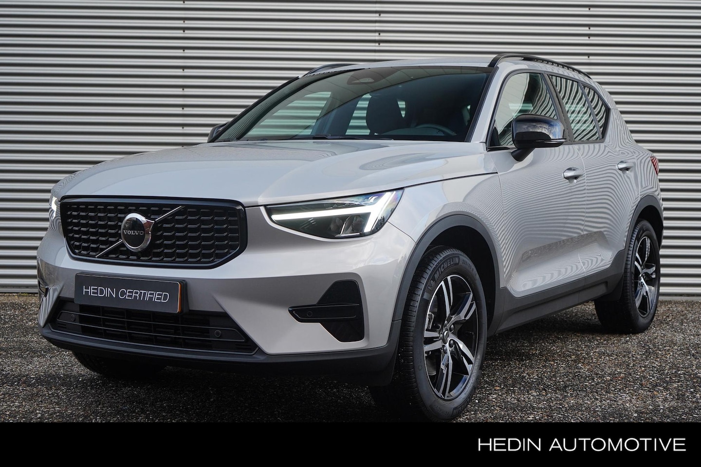 Volvo XC40 - 2.0 B4 Plus Dark | 2000 kg trekgewicht | Trekhaak | Stuur & Stoelverwarming | Pilot Assist - AutoWereld.nl