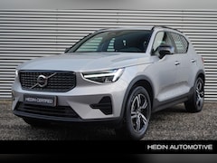 Volvo XC40 - 2.0 B4 Plus Dark | 2000 kg trekgewicht | Trekhaak | Stuur & Stoelverwarming | Pilot Assist