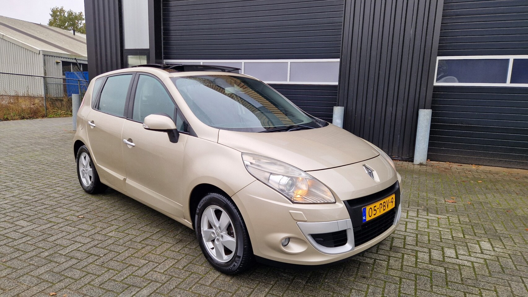 Renault Scénic - 2.0 Dynamique Automaat Airco/Navi - AutoWereld.nl