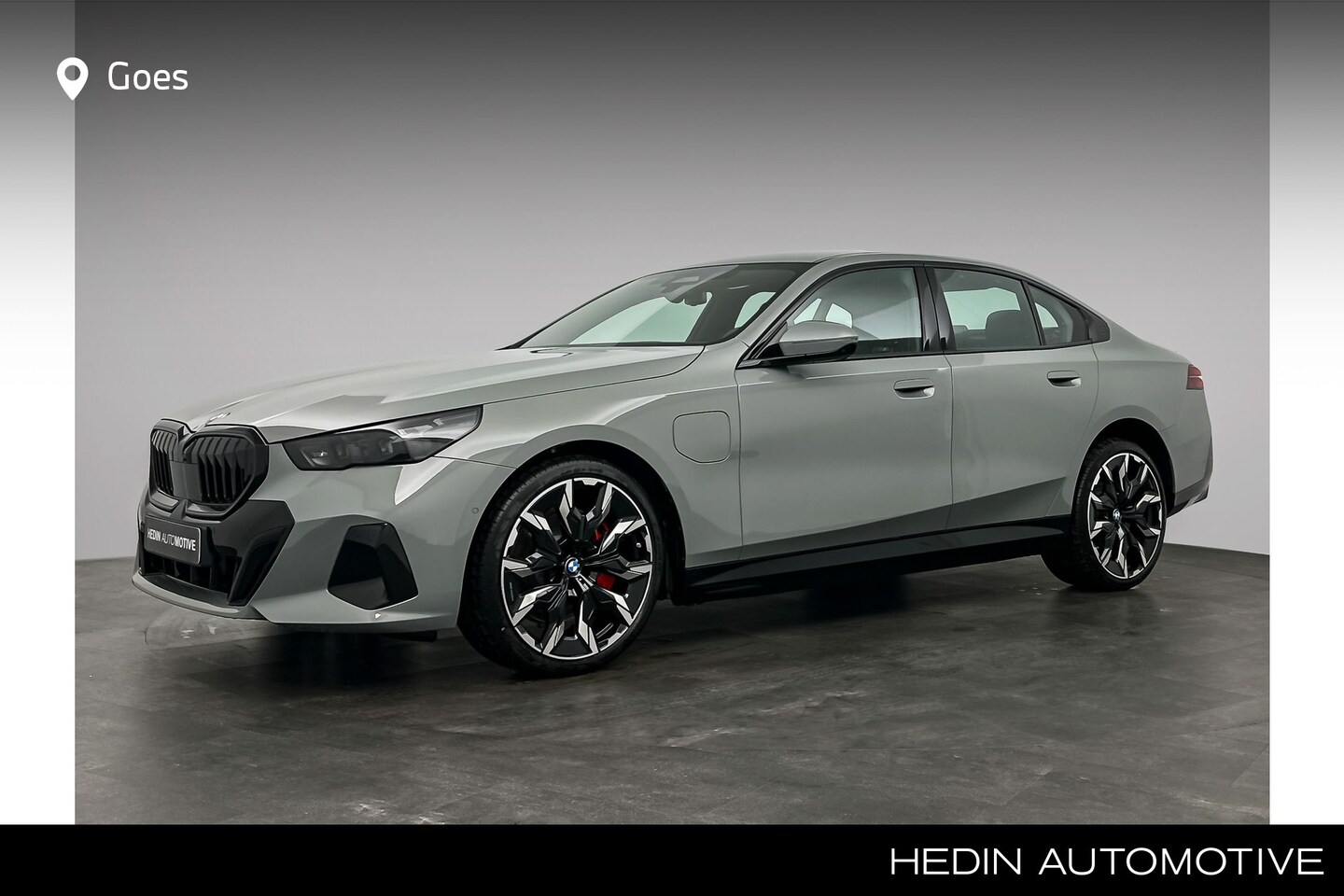 BMW 5-serie - 550e xDrive M-Sport Pro | LIME ROCK GREY METALLIC | Innovation Pack | Comfort Pack - AutoWereld.nl