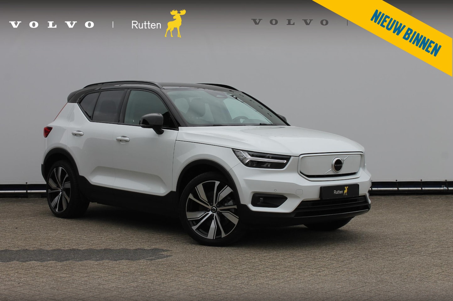 Volvo XC40 - Recharge P8 AWD R-Design 20" lm velgen / Warmtepomp / Extra getint glas vanaf de B-Stijl / - AutoWereld.nl